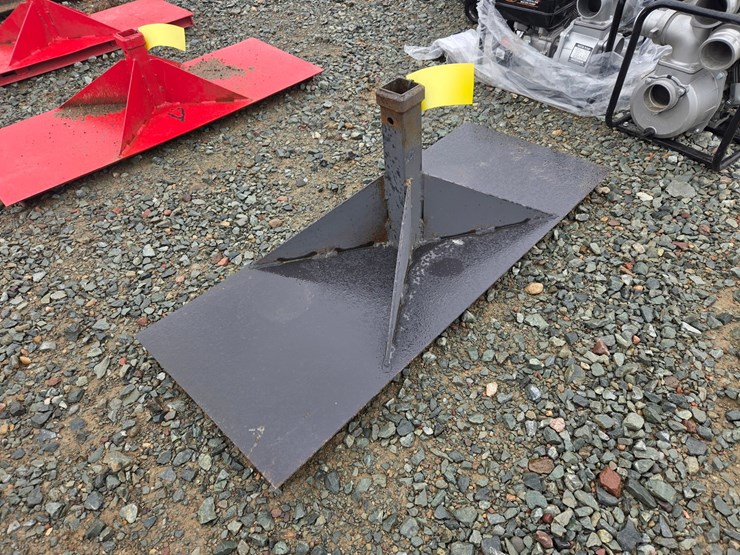 #6067-•-unused-2"-skid-steer-hitch-adapter-image-4