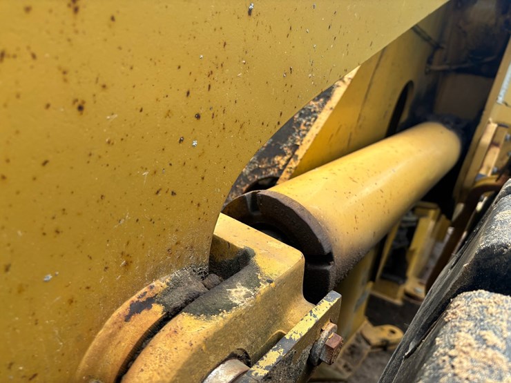 caterpillar-928g-image-74