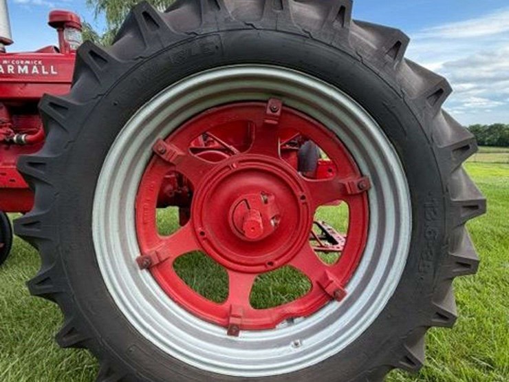 1945-farmall-m-image-10