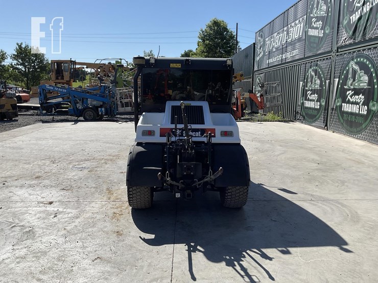 2023-bobcat-uw53-image-3