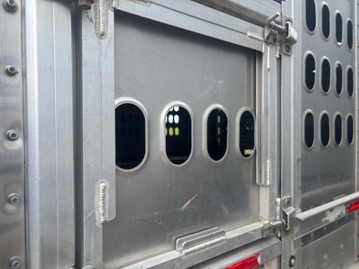 #2150-•-2017-barrett-53'-cattle-semi-trailer-image-28