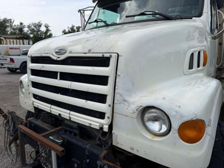 2003-sterling-lt7500-image-57