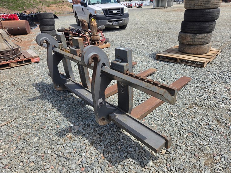 #6029-•-approx.-57"-volvo-83771-loader-quick-attach-pallet-forks-image-3
