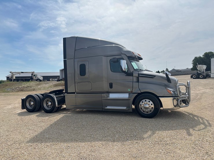#2164-•-2022-freightliner-cascadia-pt126slp-sleeper-cab-truck-tractor-image-5