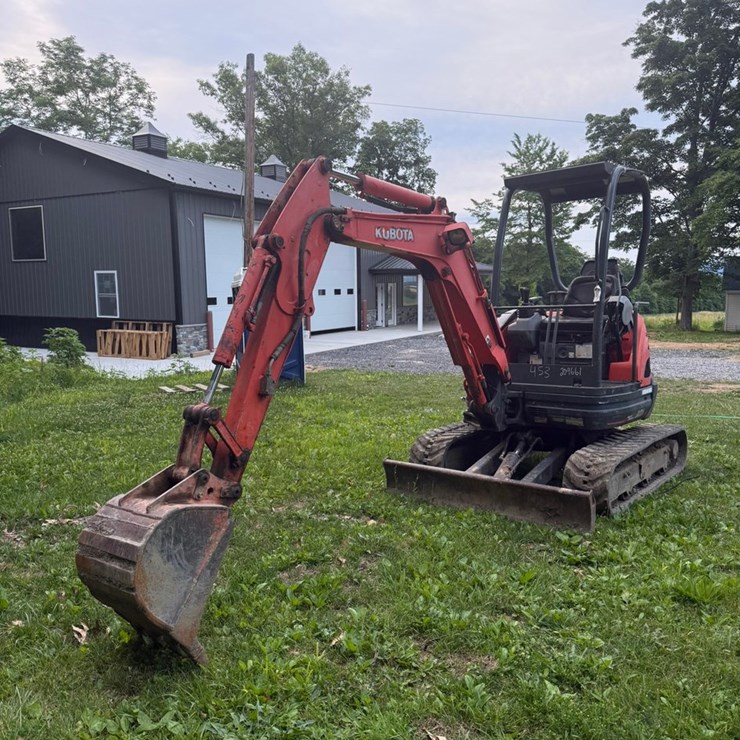 2011 KUBOTA U25