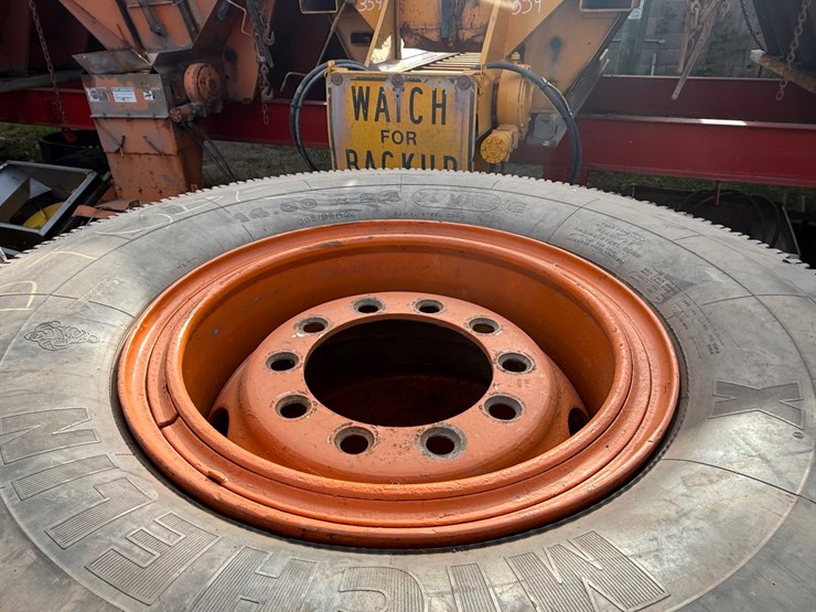 #1331-•-michelin-tires-with-rims-image-7