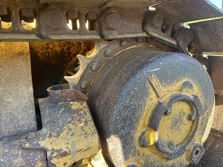 2004-caterpillar-d3g-xl-image-43