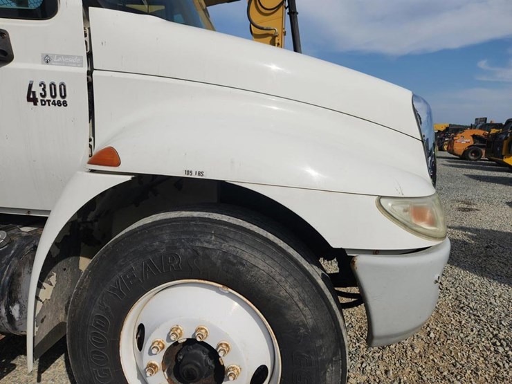 2003-international-durastar-4300-image-44