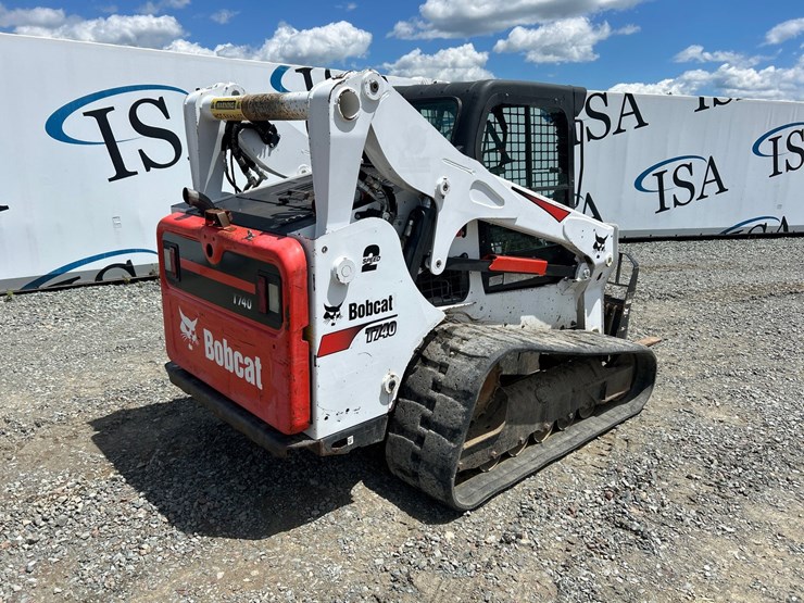 2020-bobcat-t740-image-4