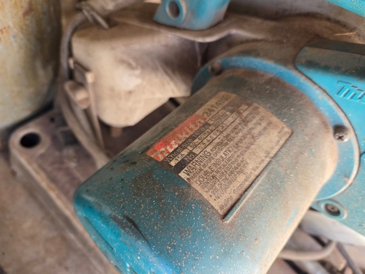 #5995-•-century-130-mig-welder-w/tank,-cart,-makita-saw,-and-blades-image-20