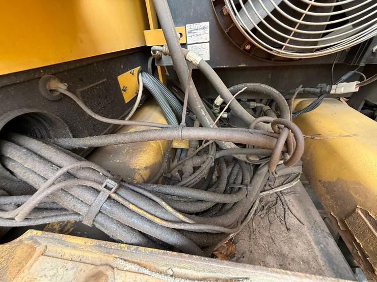 caterpillar-m318-image-73