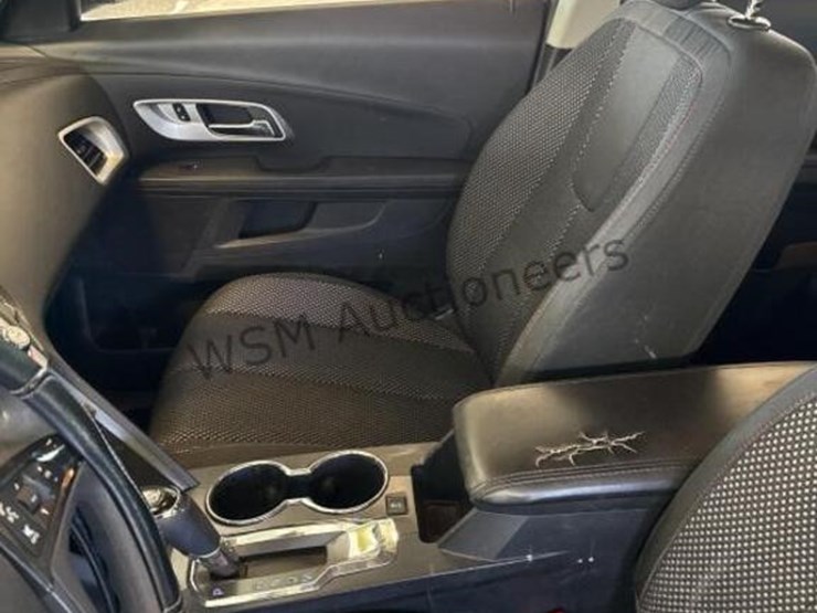 2016-chevrolet-equinox-ls-image-21