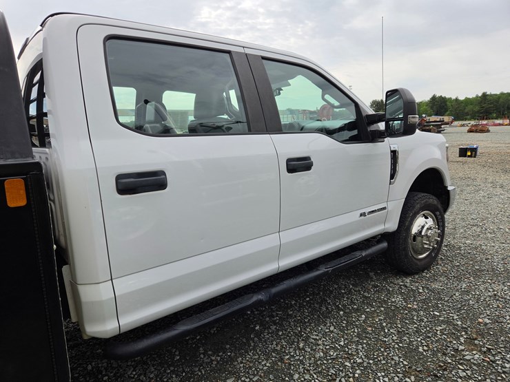 2020-ford-f350-image-16
