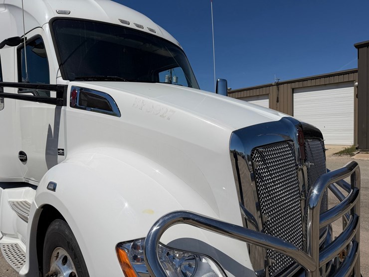 2018-kenworth-t680-image-20