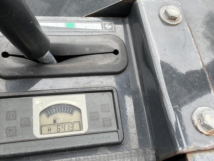 2022-deere-26g-image-18