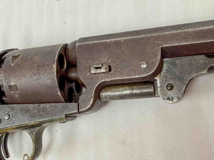 colt-revolver-image-19