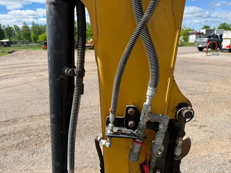 caterpillar-305.5e2-image-17