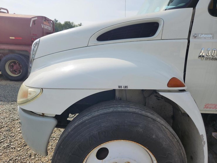 2003-international-durastar-4300-image-36