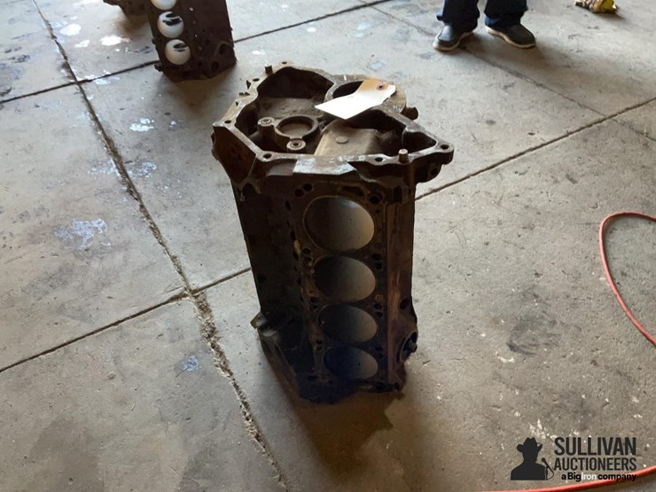 1972-ford-351-cleveland-2-bolt-standard-bore-main-block-image-5