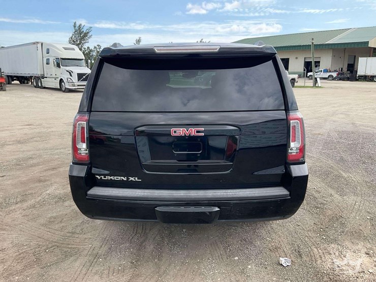 2016-gmc-yukon-xl-image-31