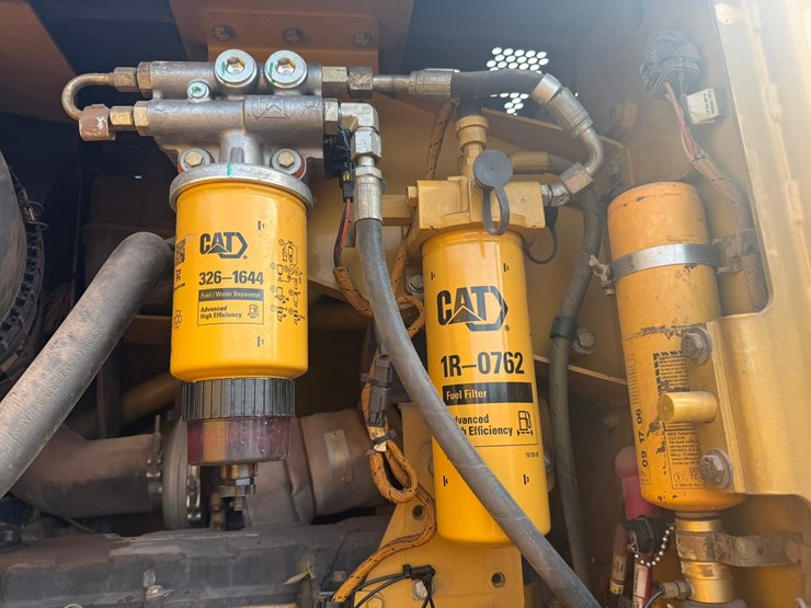 caterpillar-160m-image-138
