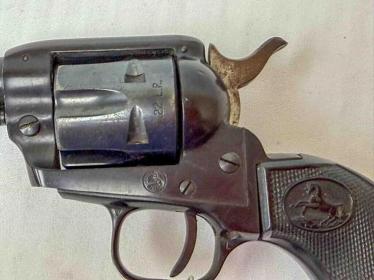 colt-revolver-image-4