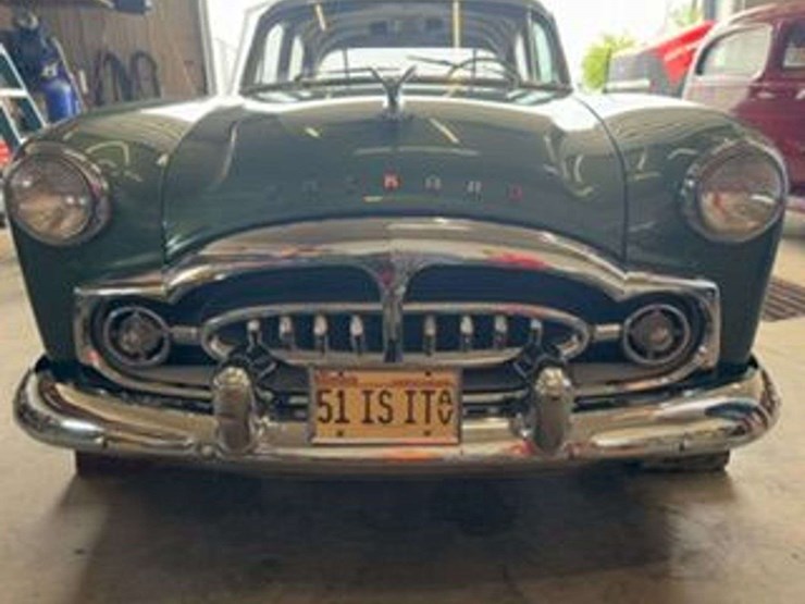 1951-packard-four-door-sedan-image-11