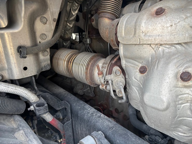 2021-freightliner-cascadia-126-image-37