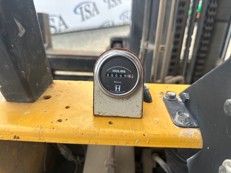 1995-caterpillar-dp70-image-36