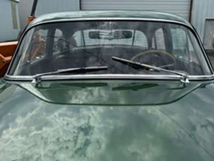 1951-packard-four-door-sedan-image-8
