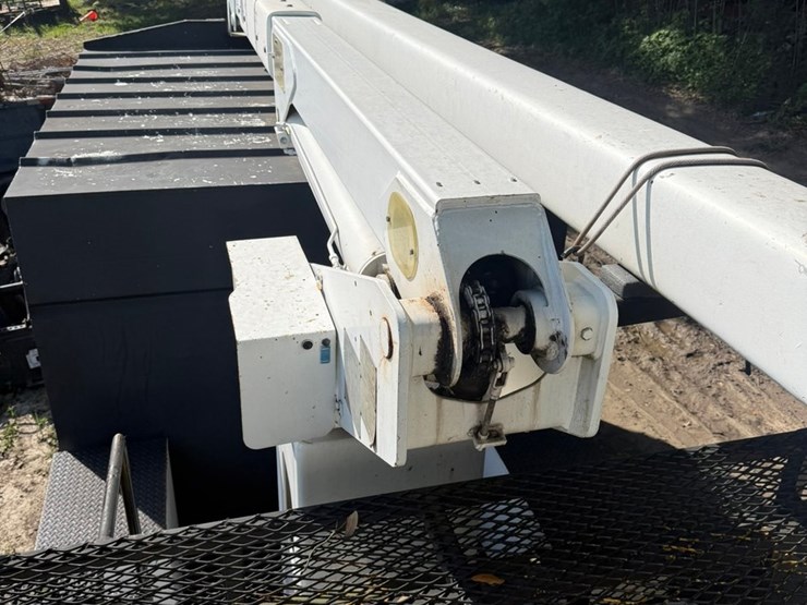 2010-ford-f750-image-17