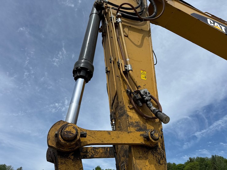 2017-caterpillar-336fl-image-17