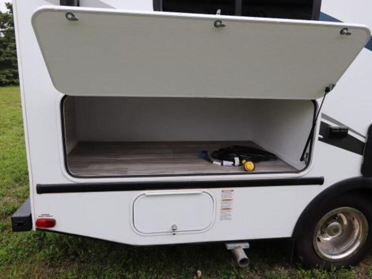 2024-ford-transit-image-9
