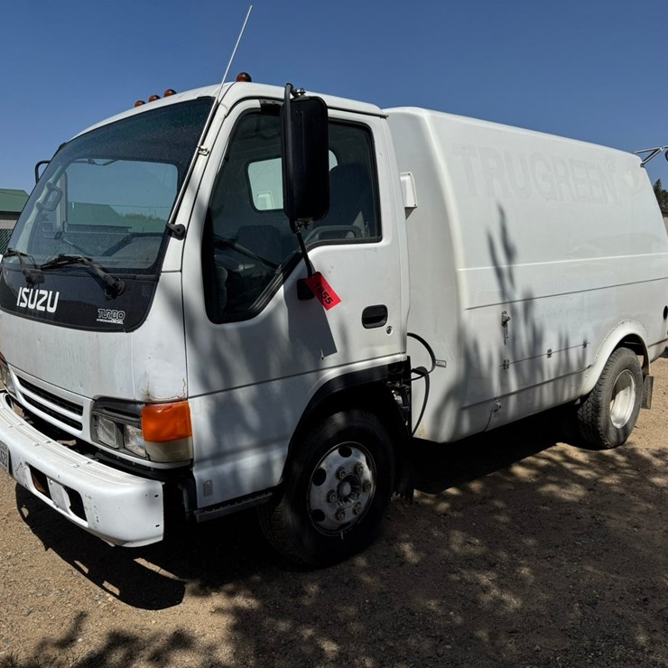 2002 ISUZU NPR