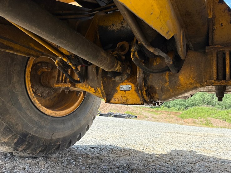 jcb-712-image-47
