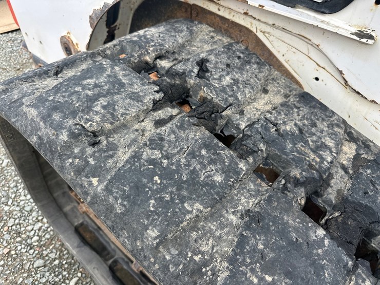 2020-bobcat-t740-image-58