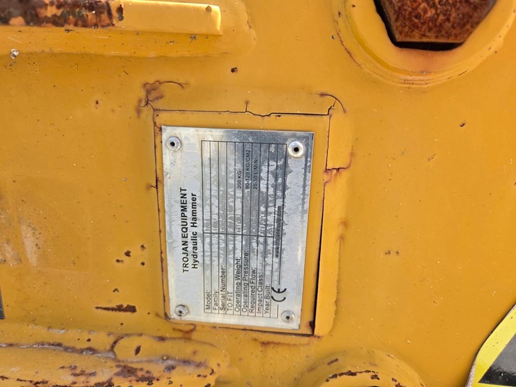 #6032-•-trojan-mini-excavator-breaker-hammer-image-6