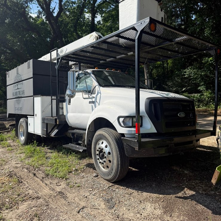 2010 FORD F750