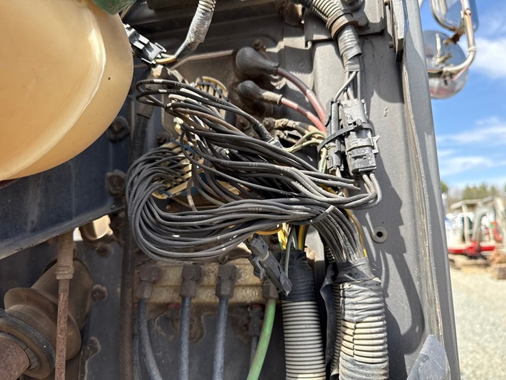 #60835-•-1991-volvo-/-gm-white-tandem-axle-storm-truck-image-13