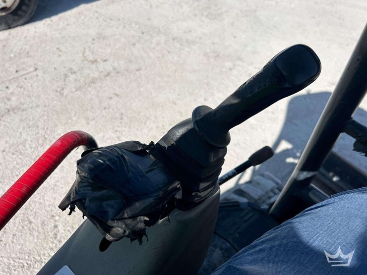 yanmar-vi035-6a-mini-excavator-image-11