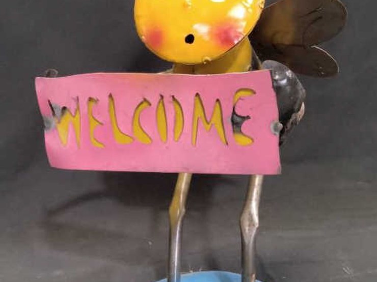 #30-•-metal-yard-art---bee-w/-welcome-sign-image-3