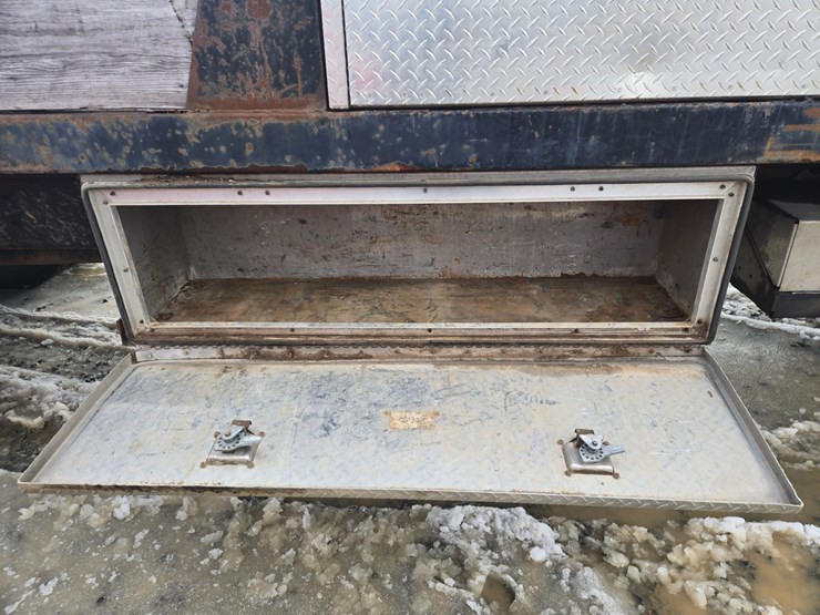#60855-•-2002-sterling-flatbed-truck-image-23