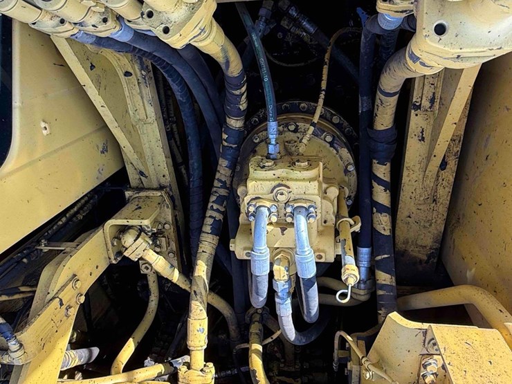 2014-komatsu-pc490-lc-10-image-19