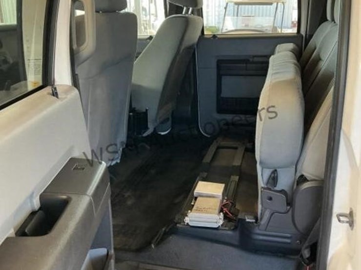 2014-ford-f550-image-26