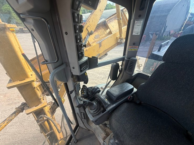 caterpillar-160m-image-102