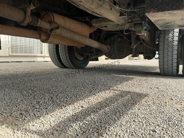 2015-ford-f550-image-28