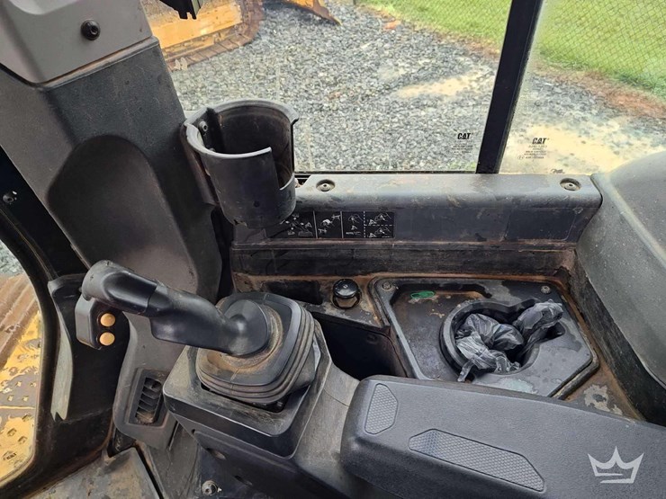 2022-caterpillar-d5-lgp-image-40