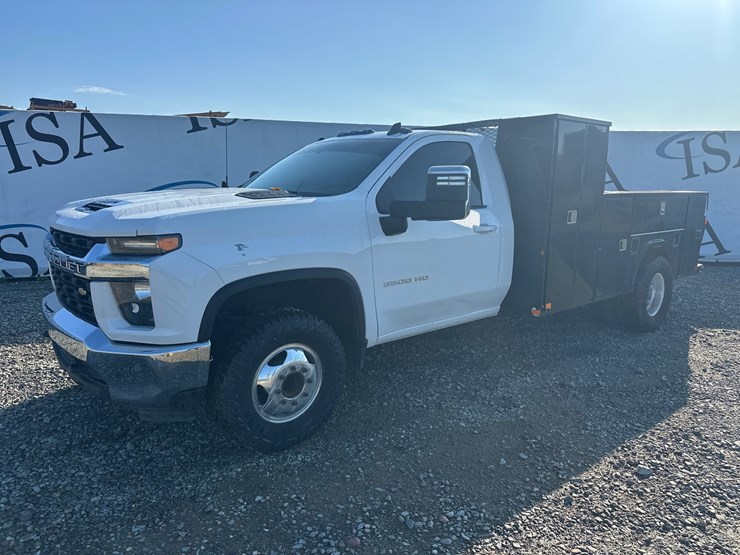 2020-chevrolet-3500-image-1