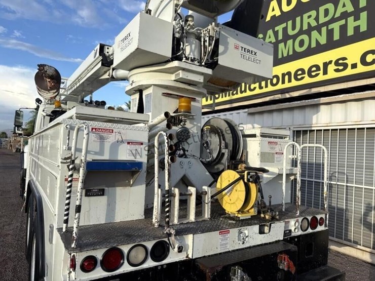 2009-international-workstar-7600-image-11