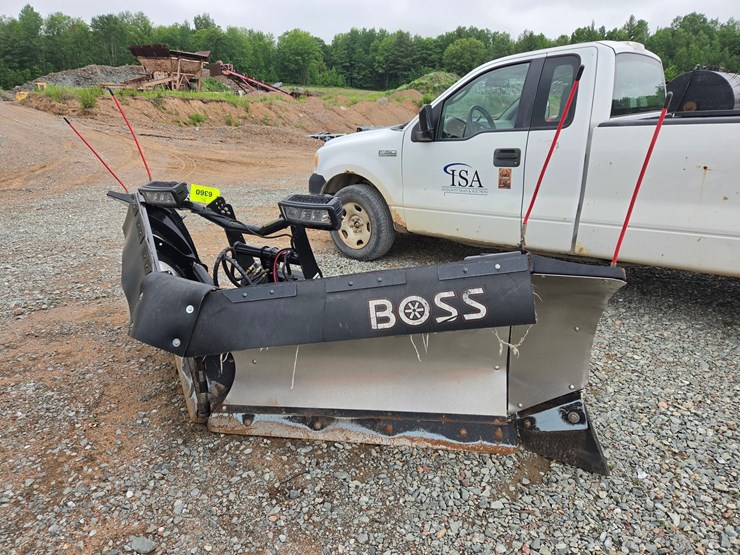 #6360-•-approx.-110"-boss-smartshield-ss-v-xt-snow-plow-image-1